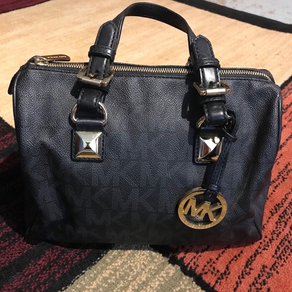 Michael Kors Handbags - Authentic Michael Kors Grayson Monogram Satchel